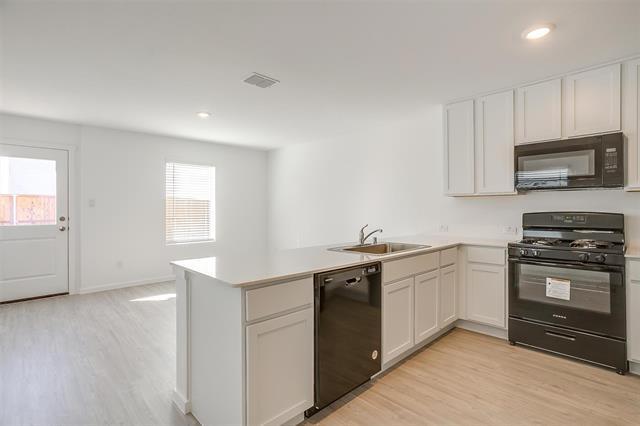 Foto del edificio - 12144 Thoroughbred Dr