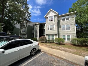 Building Photo - 1025 Wood Creek Dr