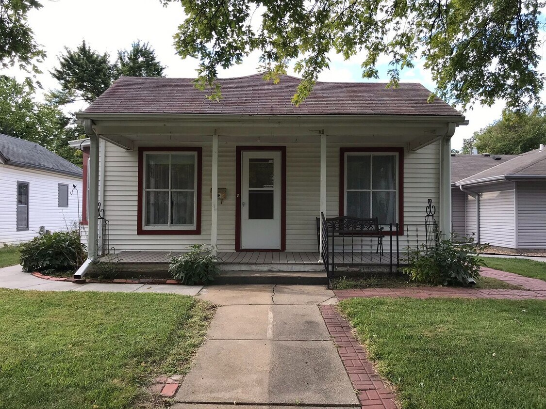 Primary Photo - 2bed/1bath located in Beatrice, NE