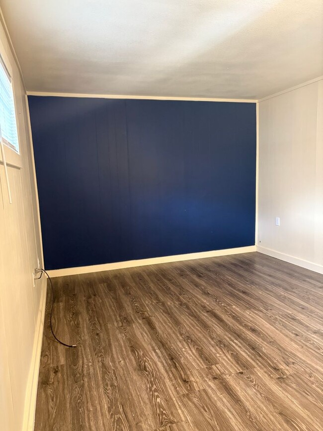 Building Photo - Charming 1BR Apartment on Historic Higgins...