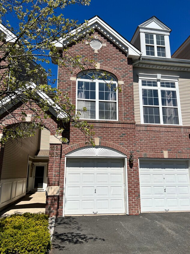102 Pebble Brook Dr, Clifton, NJ 07014 Townhome Rentals in Clifton NJ
