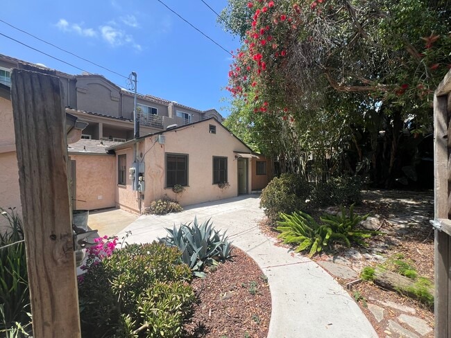 Building Photo - 2019 Cypress Ave