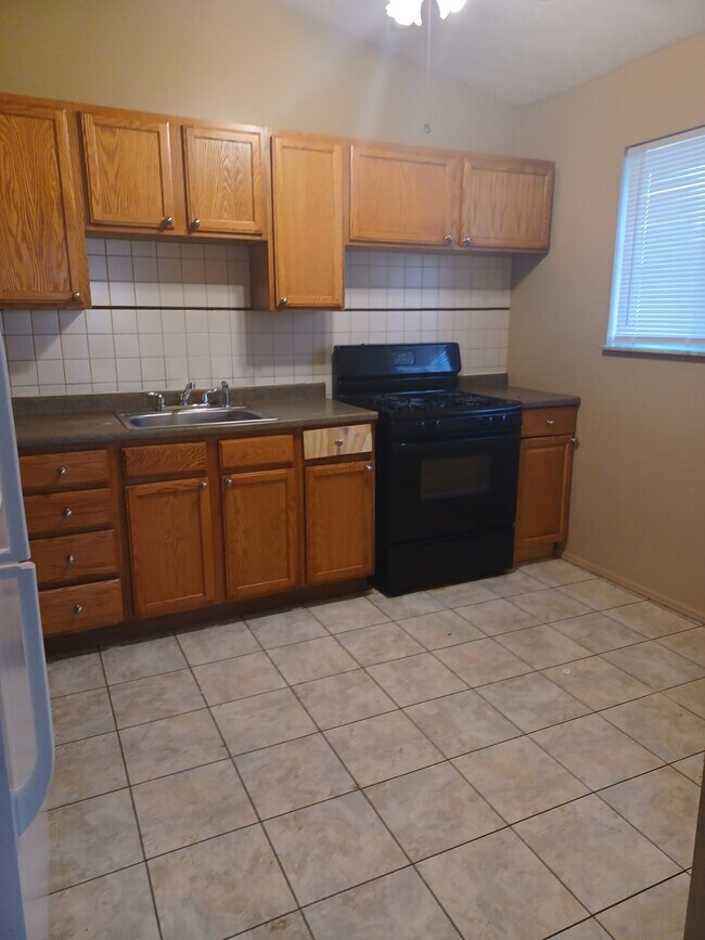 Building Photo - 464 Treeside Dr