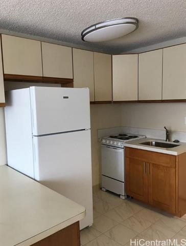 Building Photo - 1560 Kanunu St