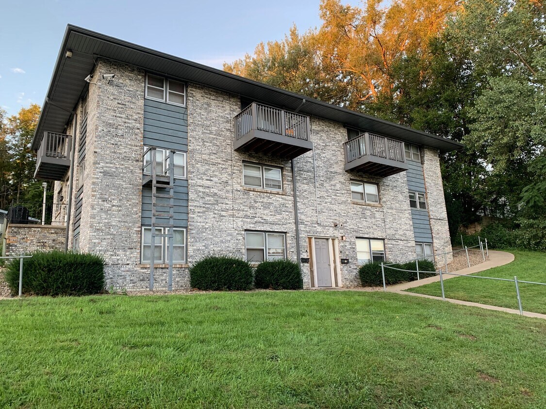 1601 S Alice St Unit B, Sioux City, IA 51106 Apartments in Sioux City