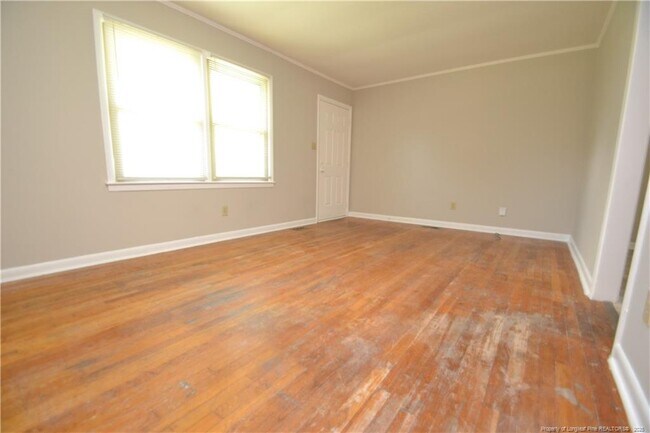 Building Photo - 717 Friar Tuck Rd