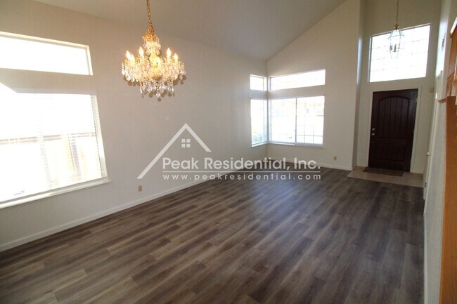 Foto del edificio - 4 br, 3 bath House - 6508 Blue Rock Ct