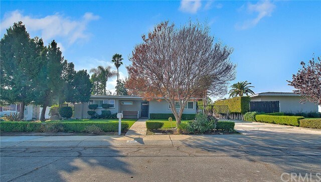Foto principal - 243 Greentree Rd