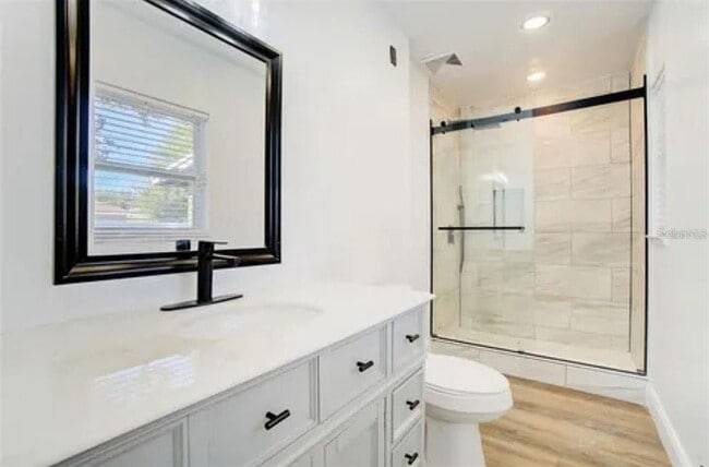 Building Photo - 6205 Chenault Ave