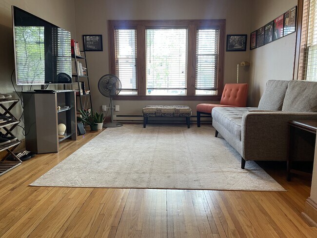 Foto del edificio - 2701 Harriet Ave