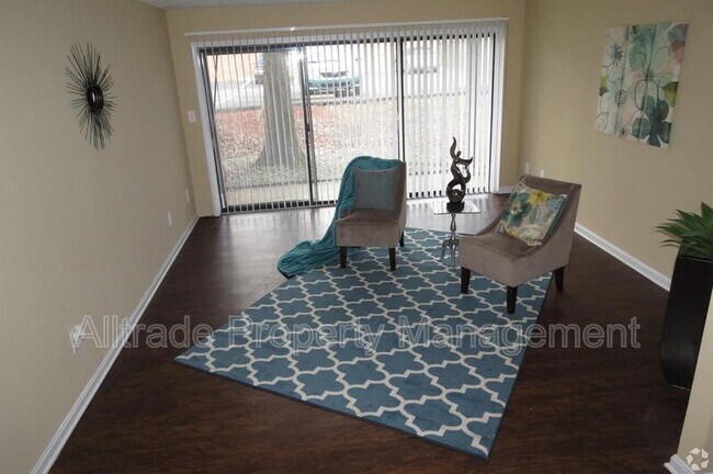 Building Photo - 9404 Doral Ct