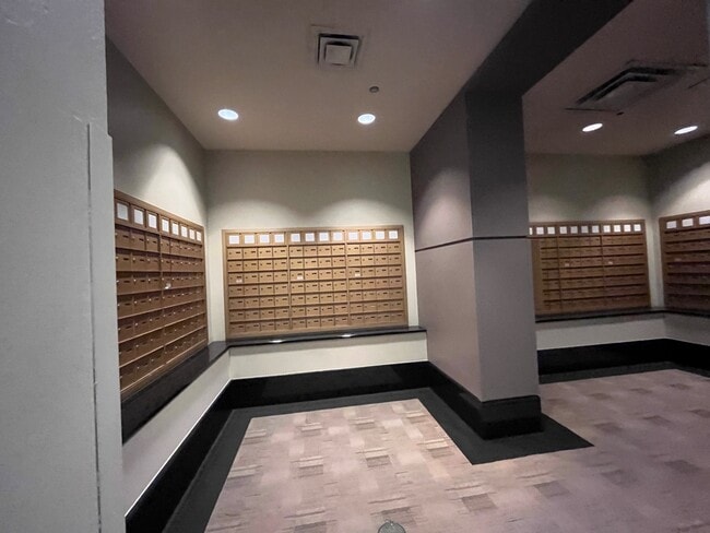 Building Photo - 345 N Lasalle Dr
