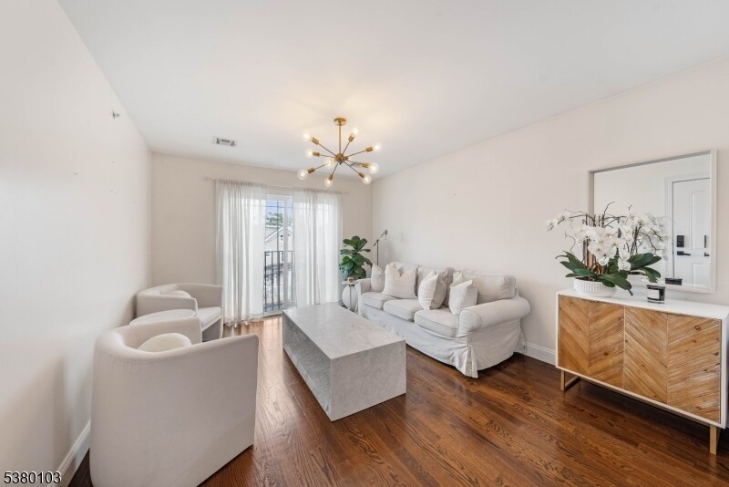 Foto principal - 308 S Park St