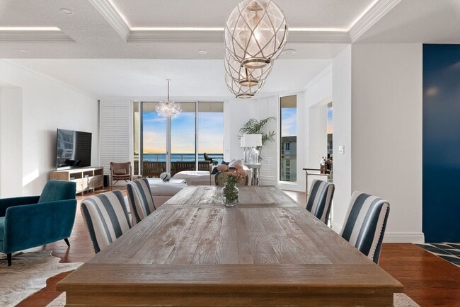 Foto del edificio - Ultimate Furnished Luxury Rental at the Be...