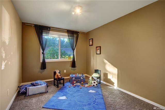 Primary Photo - 3 Bed 2.5 Bath SFR - Snohomish