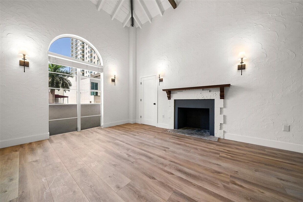 Foto principal - 2411 Biscayne Blvd