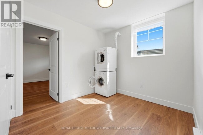 Building Photo - 2718 Bovaird Dr W