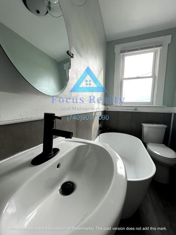 Building Photo - 740 Van Buren Ave