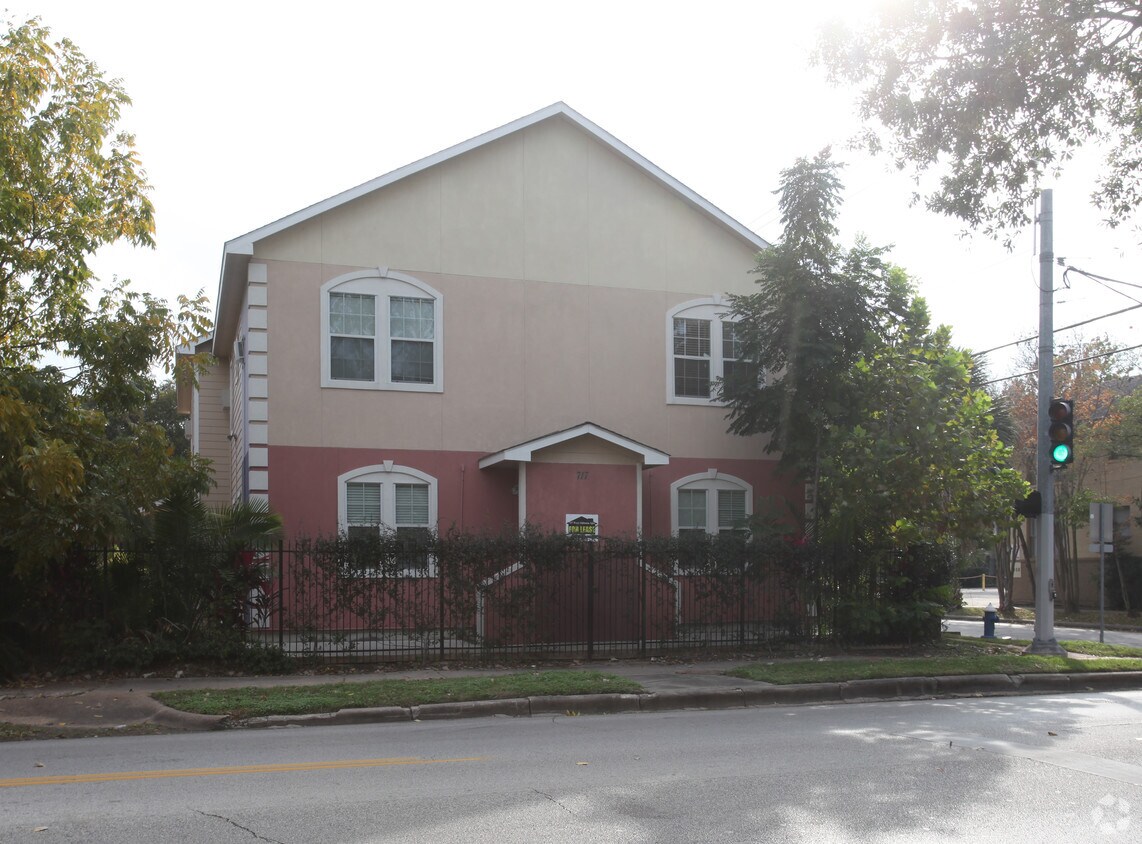 Building Photo - 717 West Alabama Apts