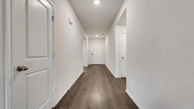 Building Photo - 972 Glover Dr