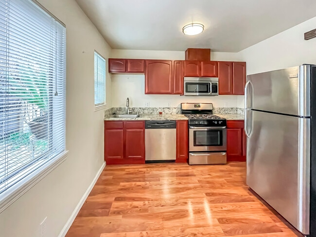 Building Photo - 1219 Parker St