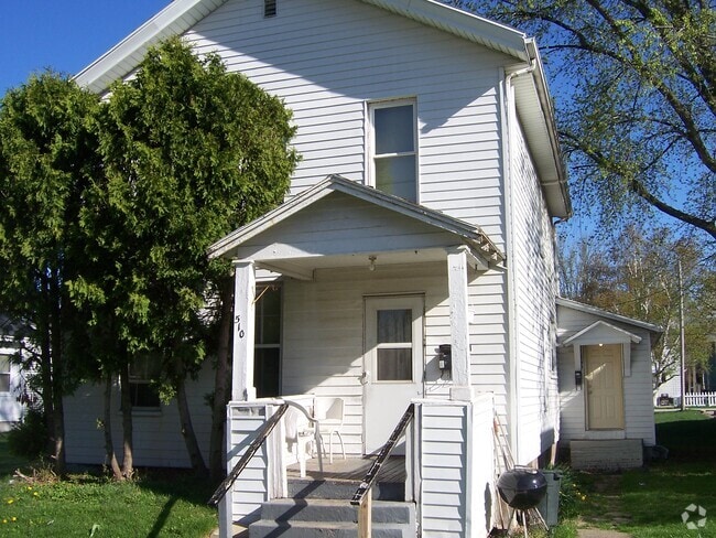 Building Photo - 510 E Locust St