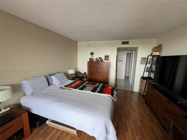 Foto del edificio - 1800 NW 24th Ave
