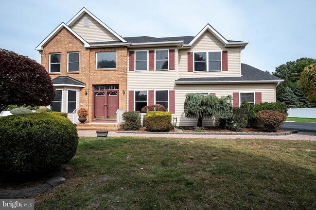 Building Photo - 27 Samantha Dr