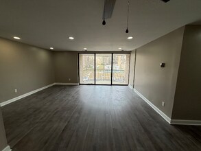 Building Photo - 3310 Huntley Sq Dr