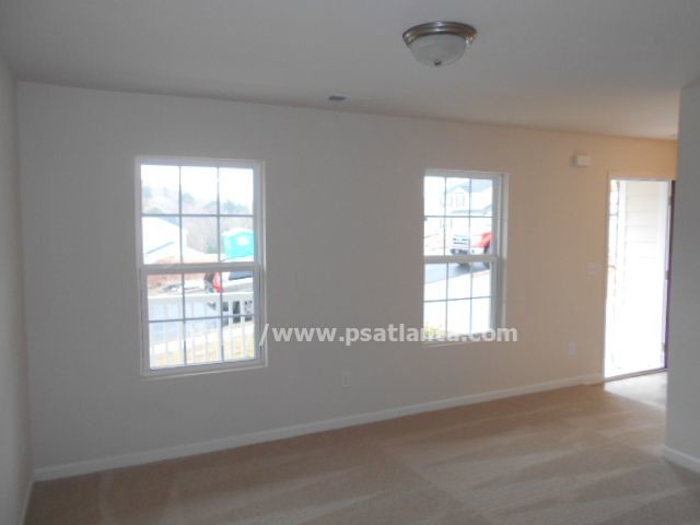 Building Photo - 3319 Twin Peaks Dr