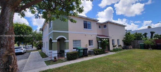 Building Photo - 18662 SW 100th Ave
