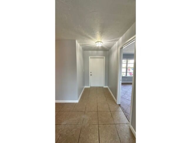 Foto del edificio - 3 Bedroom, AVAILABLE NOW!! 2 Bath Located ...