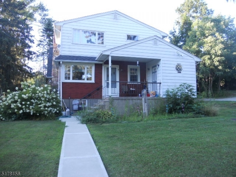 50 Cedar Brook Rd Unit 2, West Milford, NJ 07421 Room for Rent in