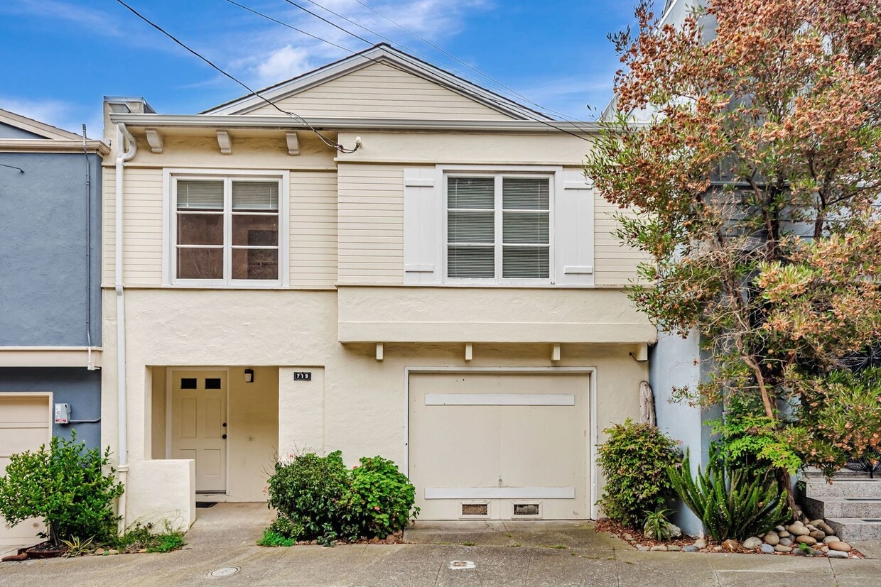 Primary Photo - Charming Two-Bedroom Home in Miraloma Park...