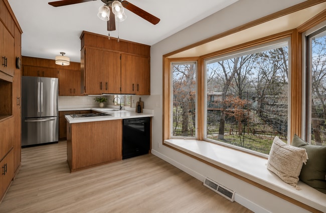 Building Photo - 2512 Timber Dr