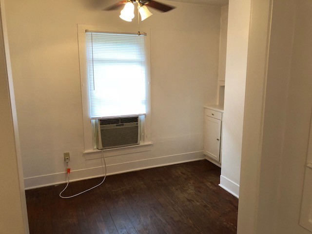 dining room - 302 W Chauncy St