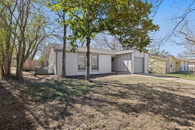 Building Photo - 407 Blueberry Hill