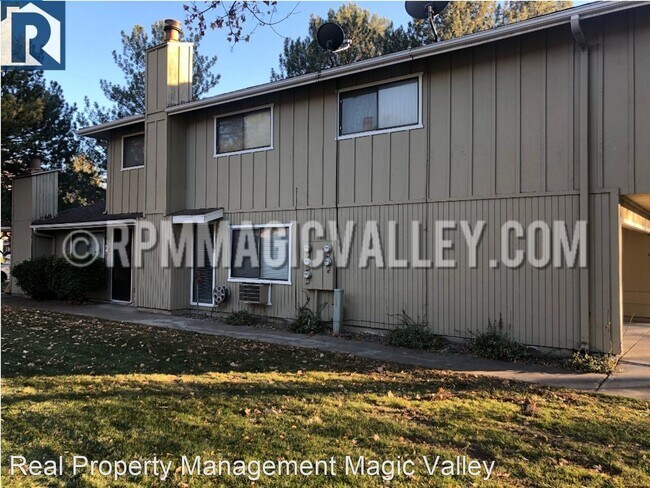 Foto del edificio - 2 br, 1.5 bath House - 747 Meadows Drive #2