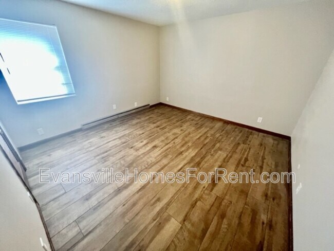 Foto del edificio - 849 Stanley Ave