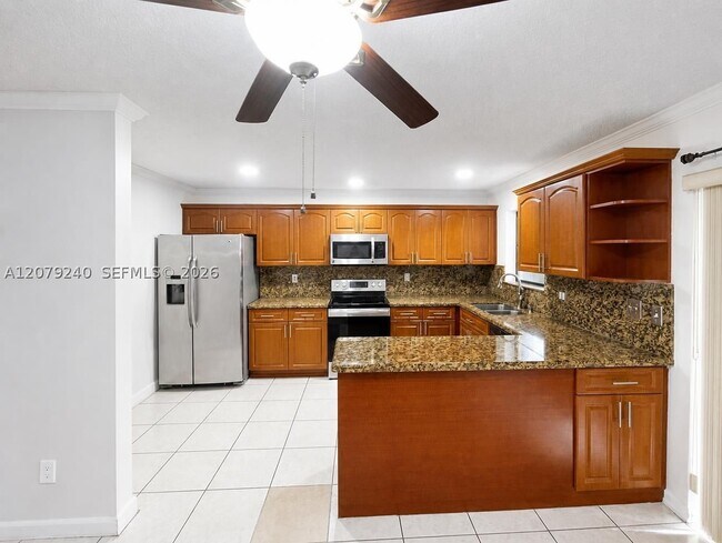 Foto del edificio - 8215 SW 23rd St