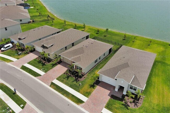 Foto del edificio - 872 Stonewater Lk Ter