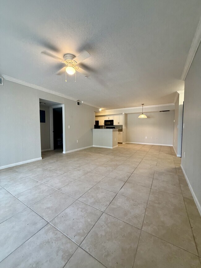 Building Photo - 800 Boardwalk Dr