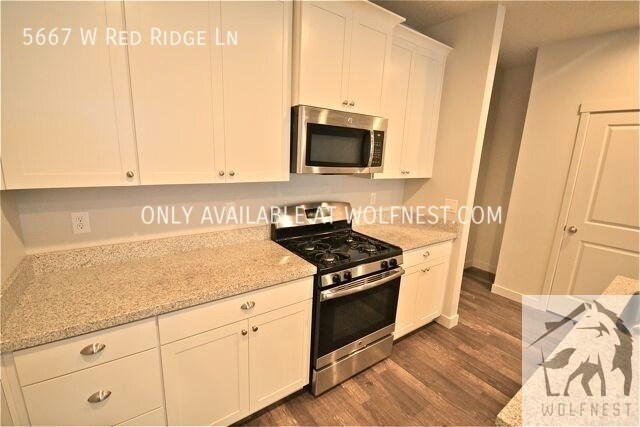 Foto del edificio - No Security Deposit Option! Incredible 3 B...