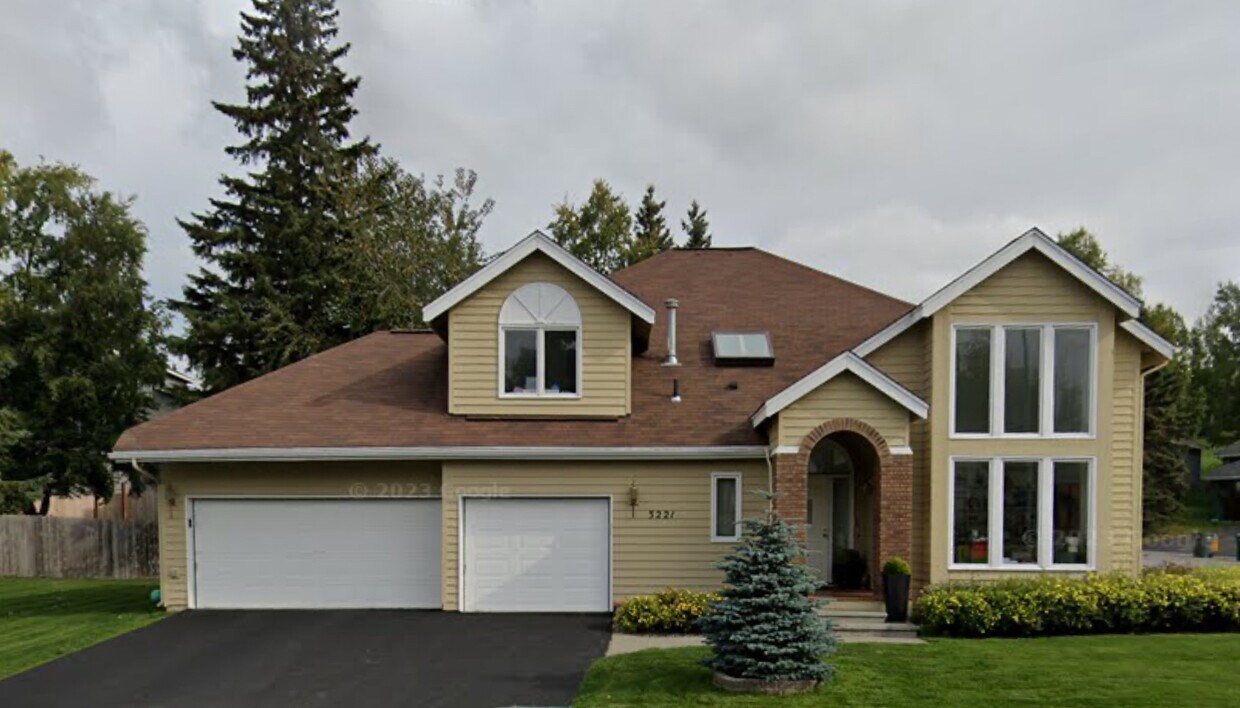Foto principal - 3221 Legacy Dr
