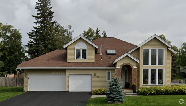 Building Photo - 3221 Legacy Dr