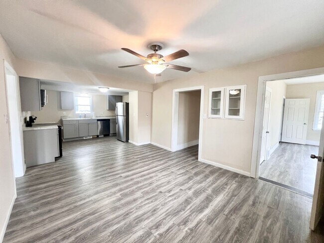 Foto del edificio - 4-Bedroom/2-Bath Home for Rent in Clinton, IA