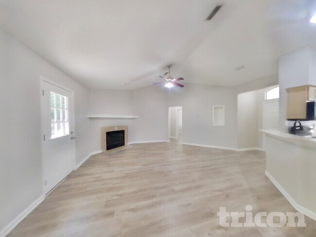 Foto del edificio - 2024 Farm Way