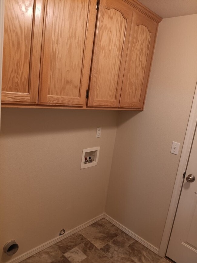 Building Photo - Cozy and Spacious Home for Rent
