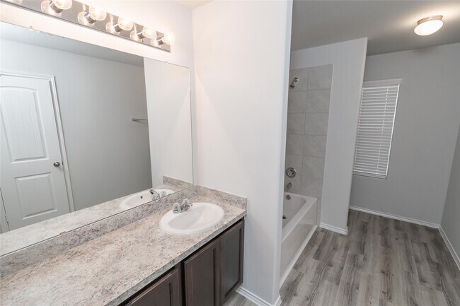 Building Photo - 5314 Tuglow Ravine Trl