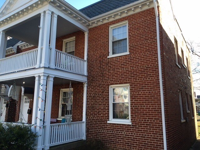 Foto del edificio - 3411 Stuart Ave